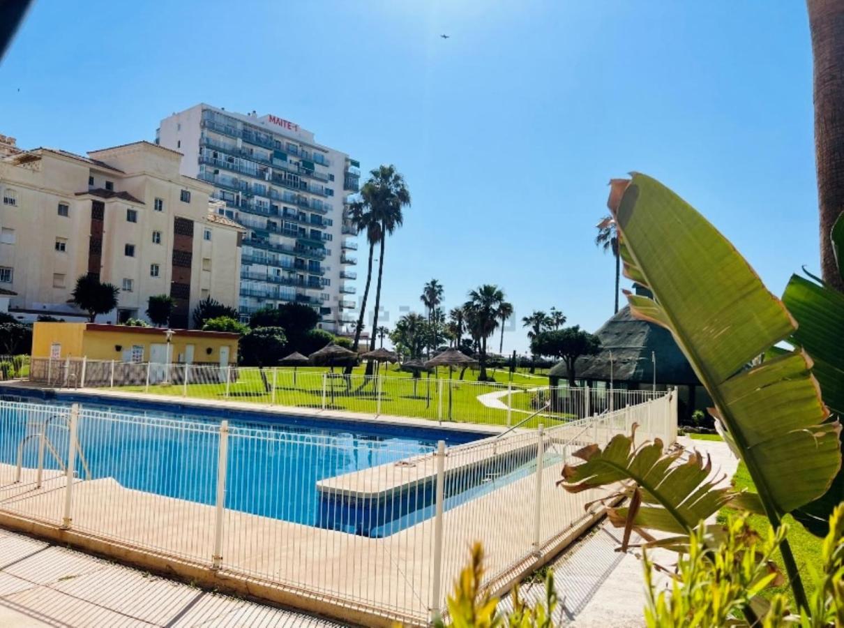 Precioso Estudio Frente Al Mar Con Piscina Benalmádena Buitenkant foto